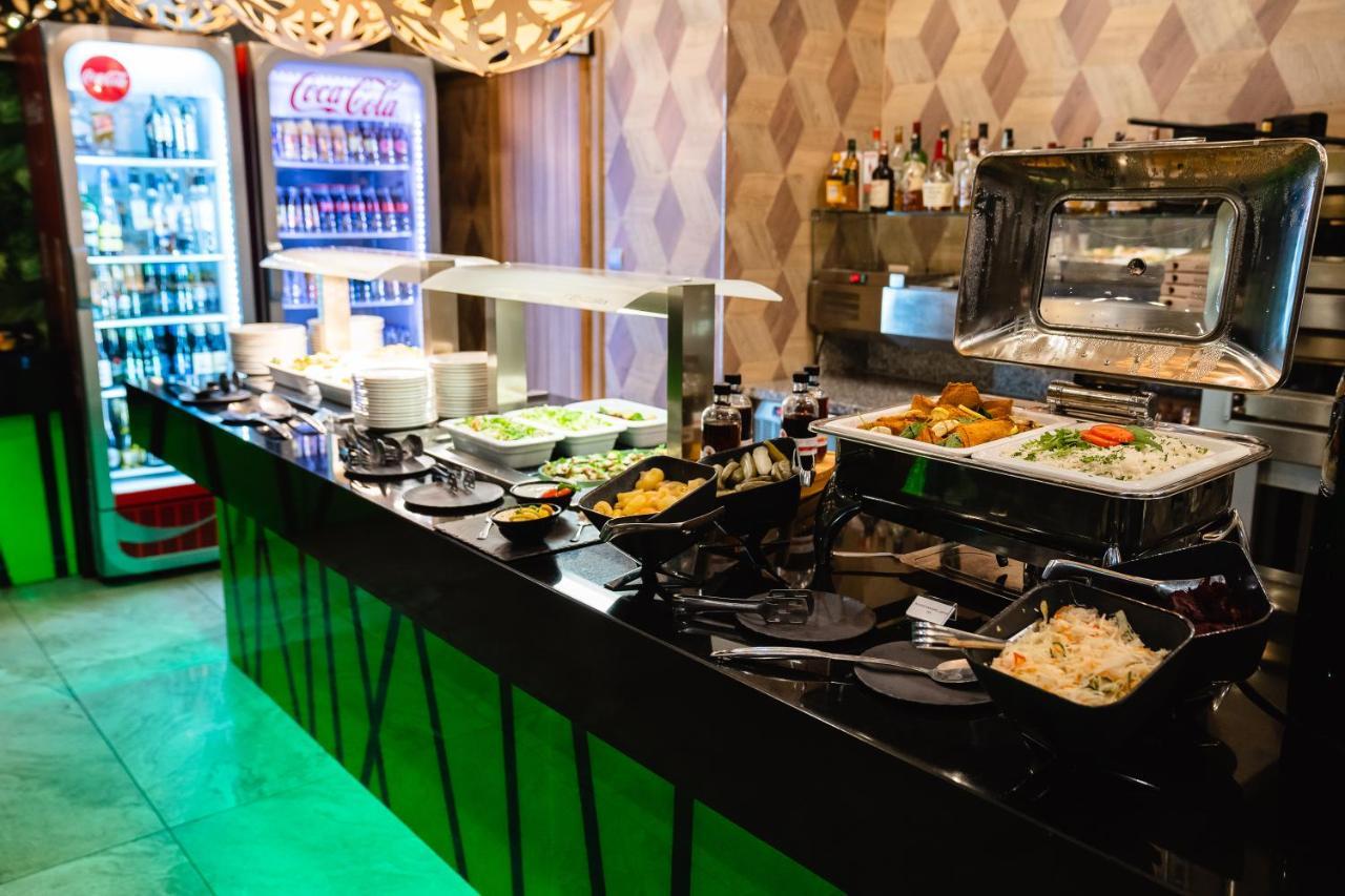 Allure Healthy Hotel & Spa Eger Bagian luar foto