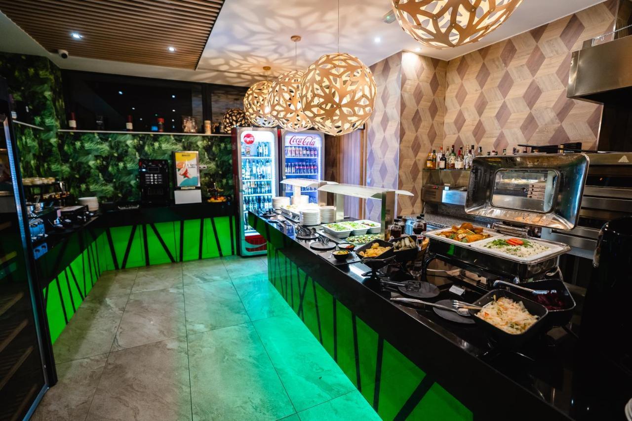 Allure Healthy Hotel & Spa Eger Bagian luar foto