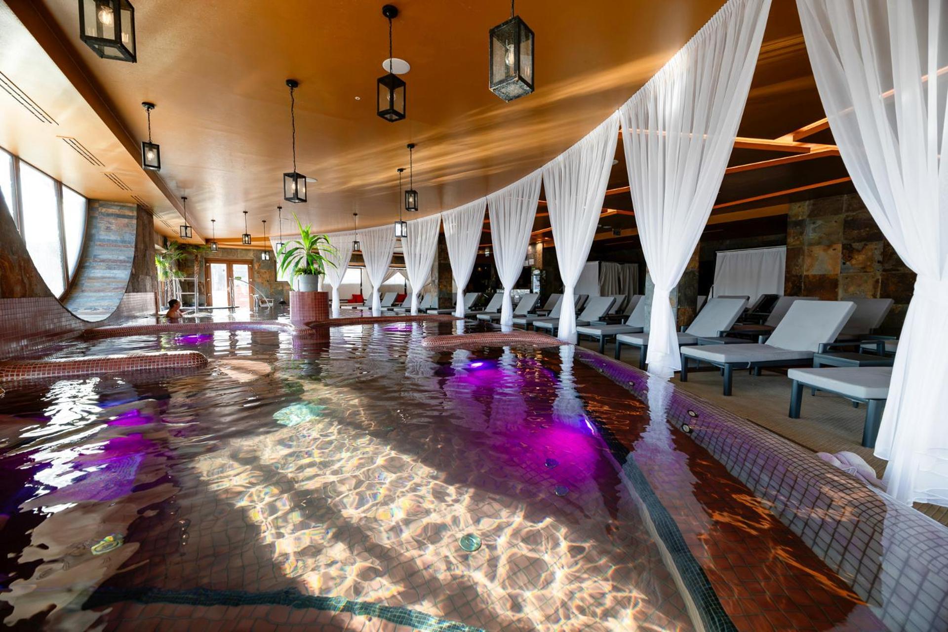 Allure Healthy Hotel & Spa Eger Bagian luar foto